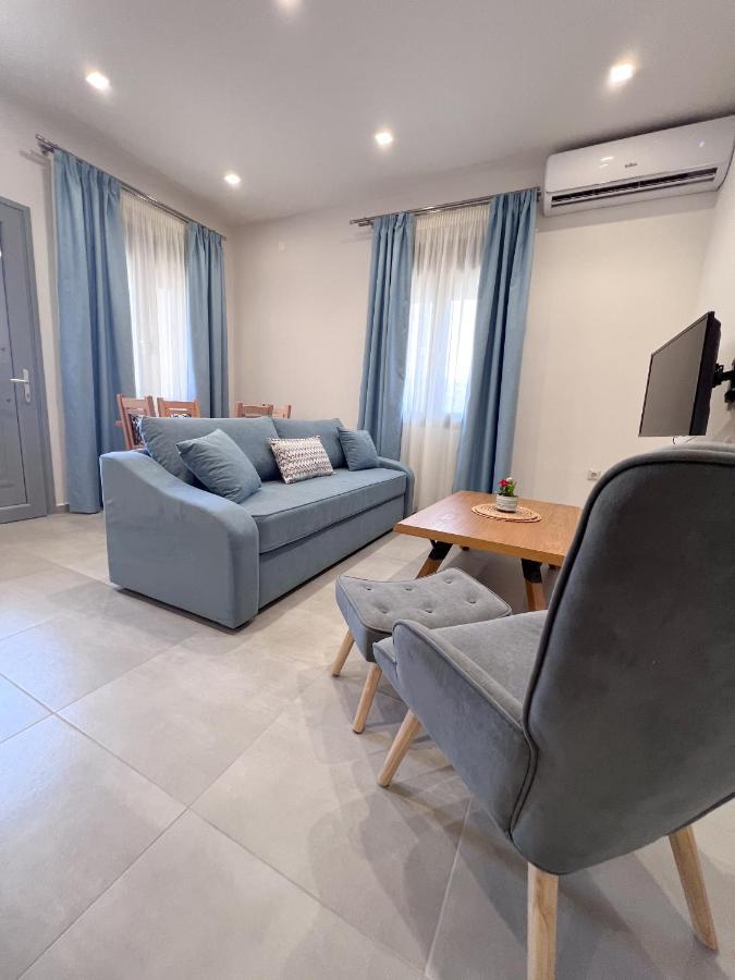 Zeus & Emmanuil Luxury Houses Myrina Bagian luar foto